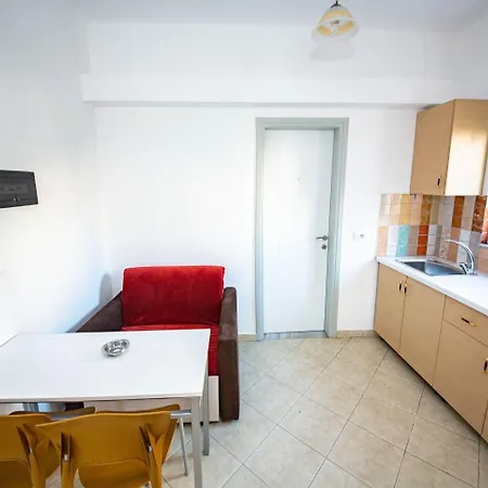 Ideal Hotel 2*