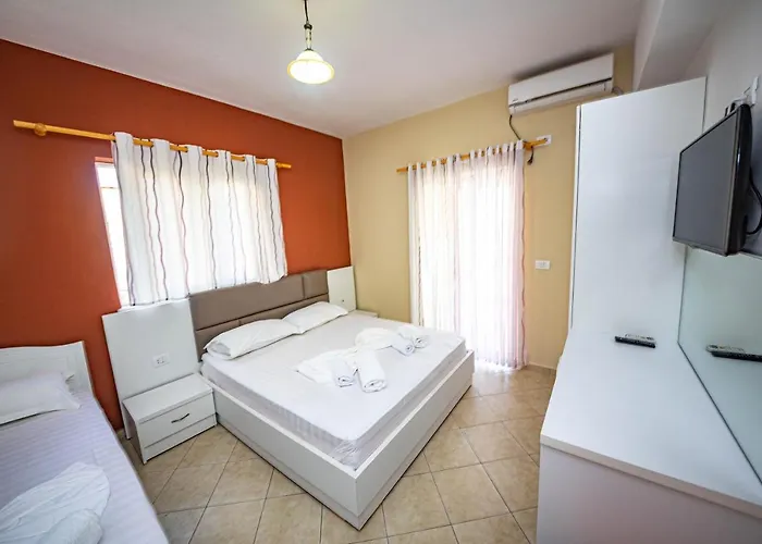 Ideal Hotel 2*