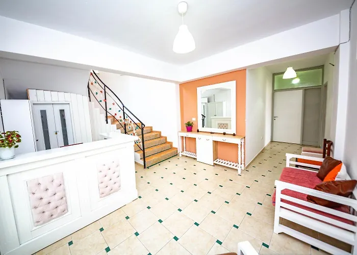 Ideal Hotel 2*