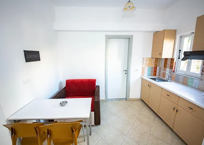 Ideal Hotel 2*